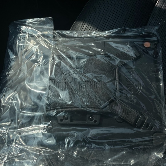 MobileDemand Ultra Rugged Case for iPad 9.7 5th and 6th Gen - Picture 1 of 2